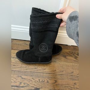 CHANEL UGG LIKE BOOT SIZE 36.5